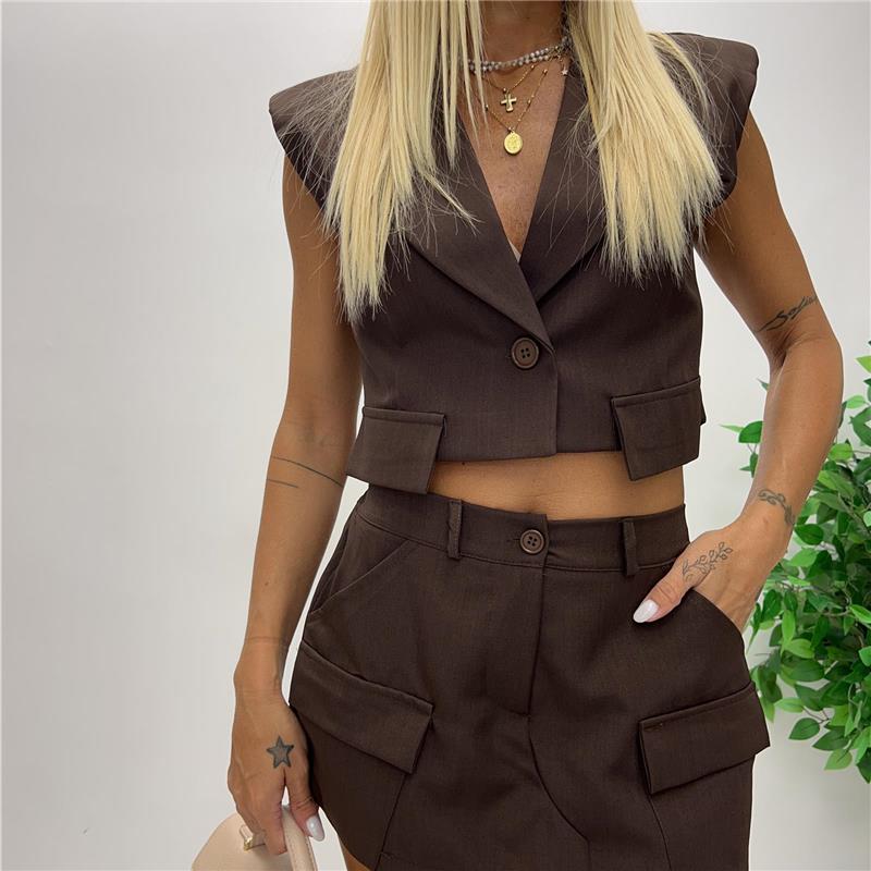 completo con gilet e gonna shorts double